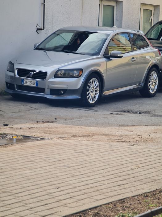 Vind volvo c 30 2008 recent adus in stare foarte bună motor 16 diesel