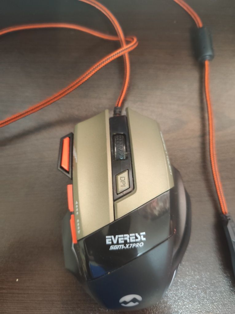 Продавам Everest SM-X7 PRO
