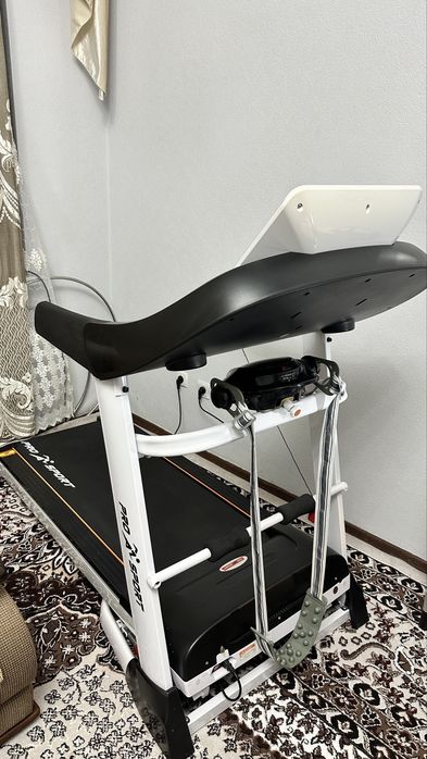 Продается беговая дорожка 120 кг + в идеальном состоянии