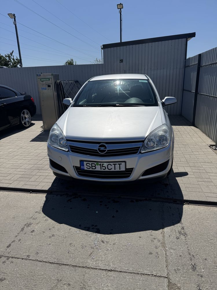 Vând Opel Astra H