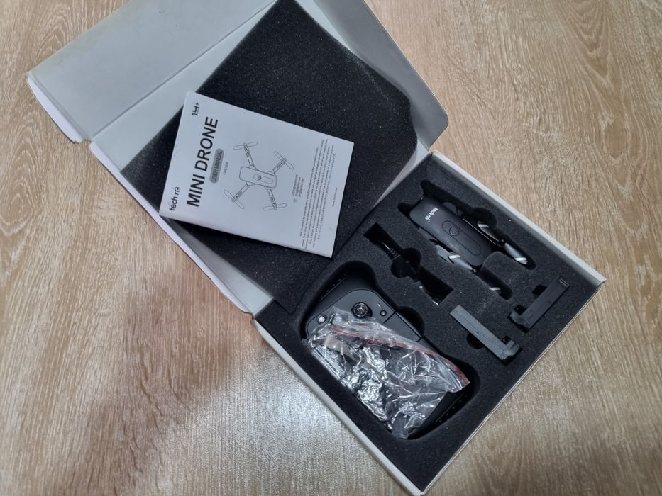 Drona hd1080 cu 2 acumulatori