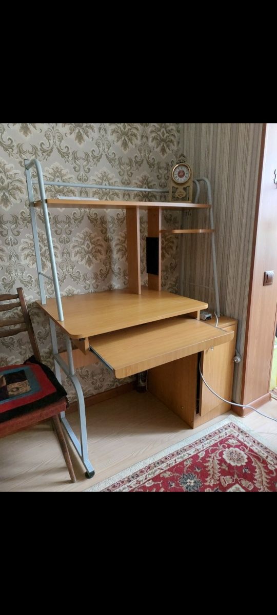 Компьютерный стол б/у