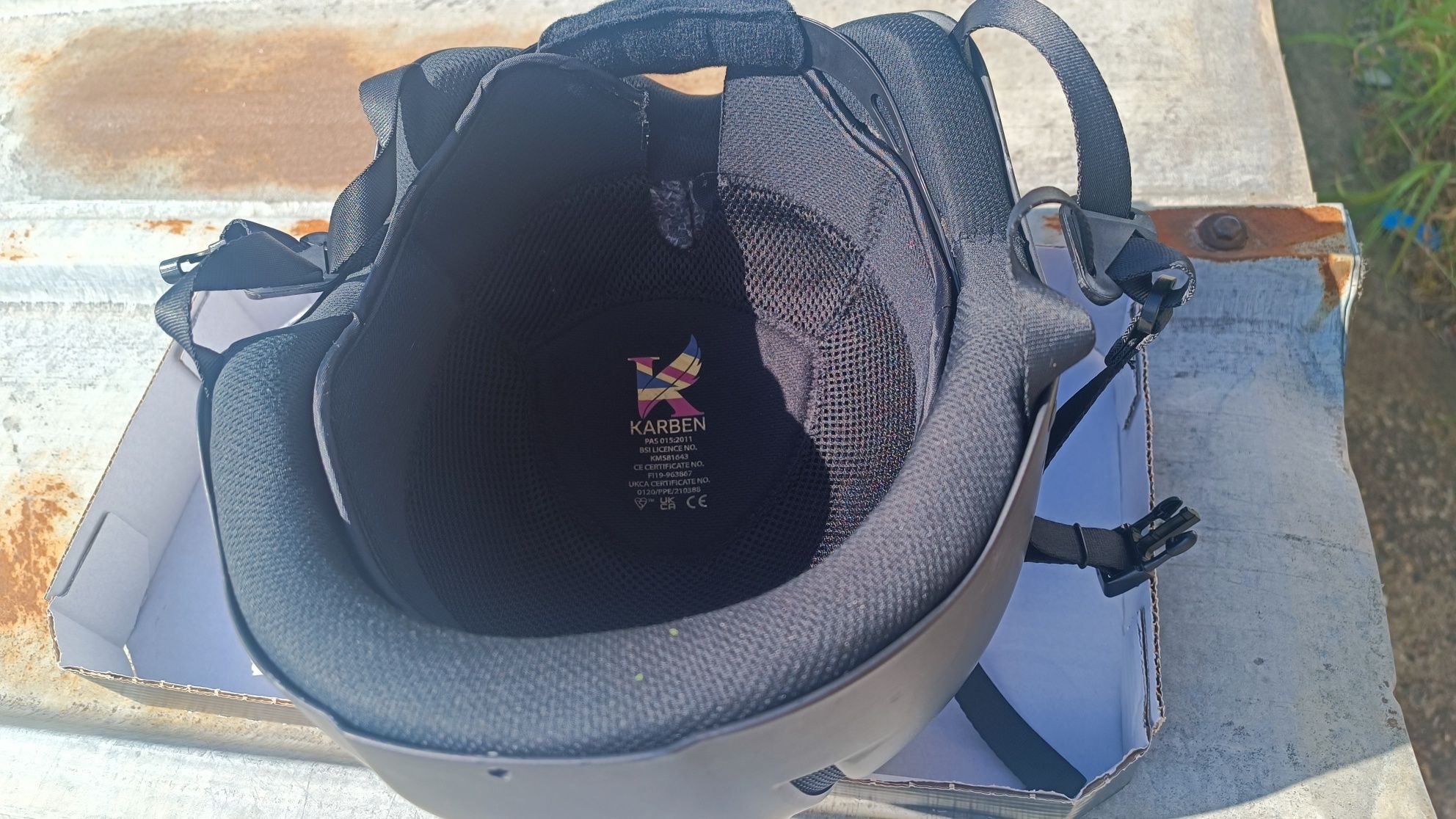 Продавам каска KARBEN Imelda Riding Hat размер S - XL