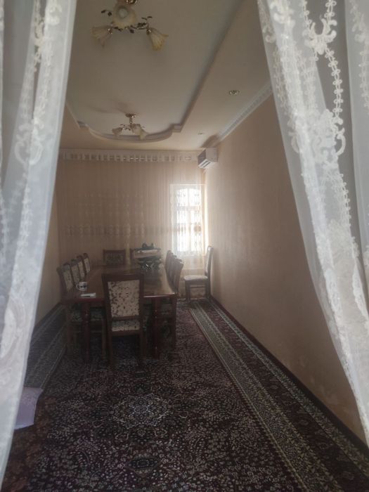 Bodomzorda uy sotiladi