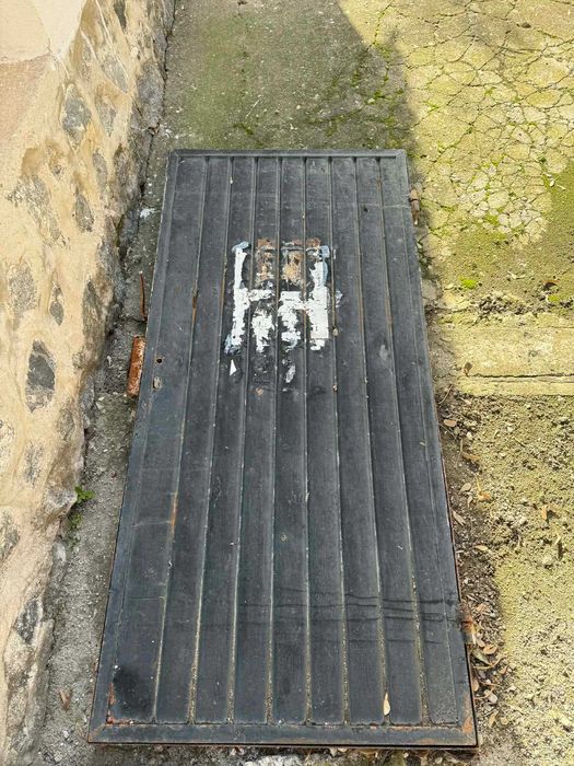 Метална врата с размери 190 х 90