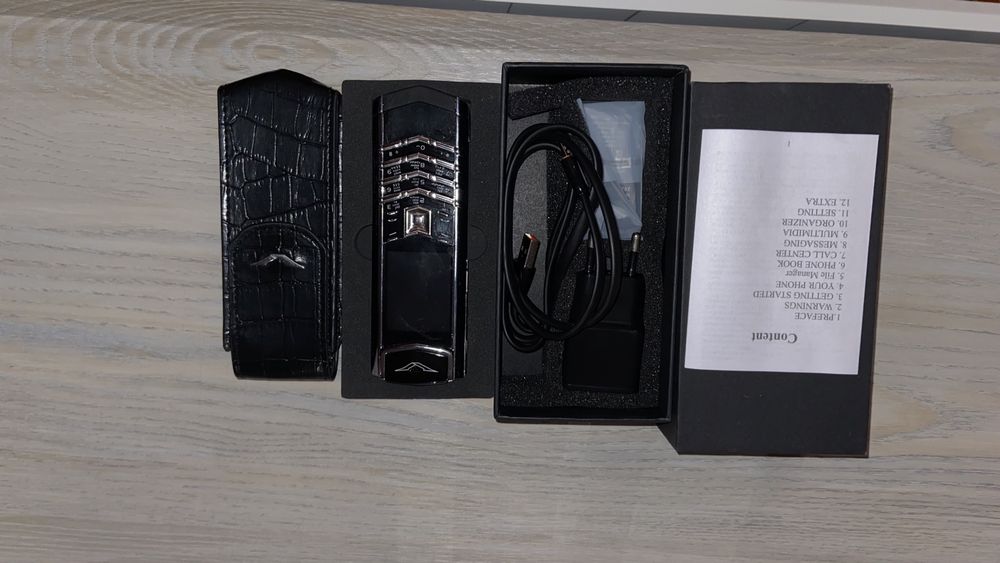 Vertu Signature