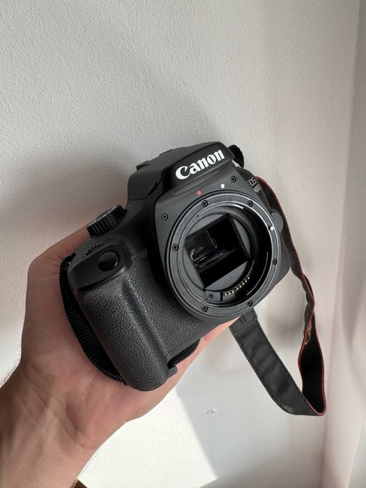 Aparat DSLR Canon EOS 4000D