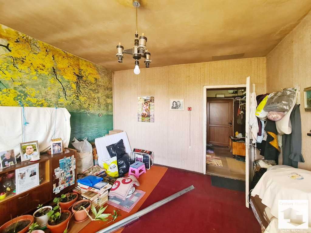 105583 Eтаж от къща с дворче в кв. Акация, гр. Велико Търново