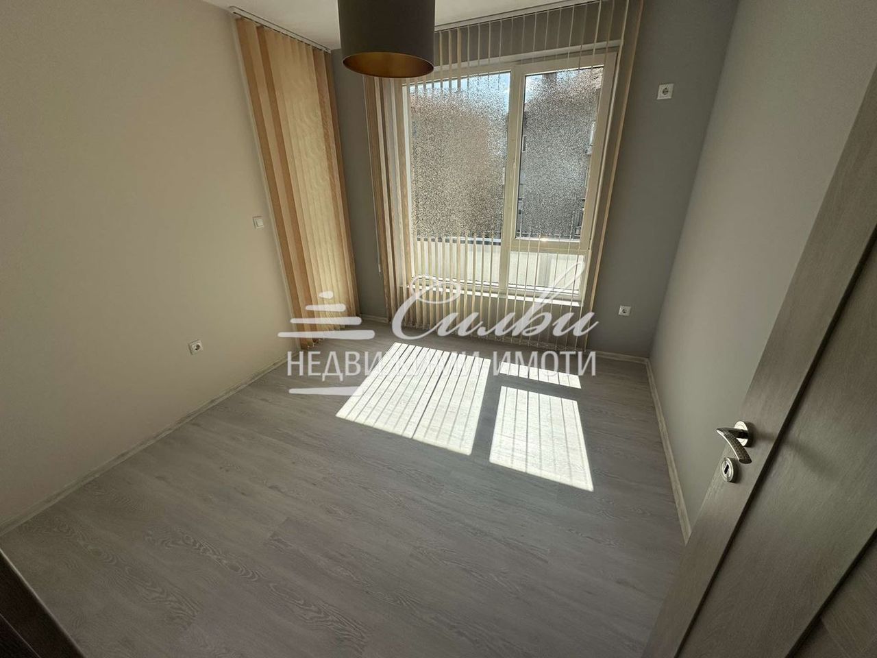 Продава се Двустаен апартамент в Търговище, Център - 63 кв.м за 1174 €/кв.м - Снимка #3