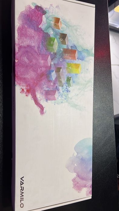 Продам игровую клавиатуру varmilo