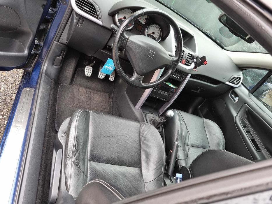 Peugeot  207 cc 1.6 turbo diesel 2010