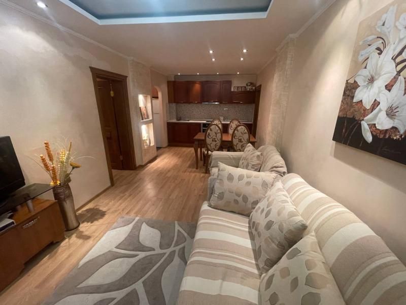 Тристаен апартамент в кв. Възраждане