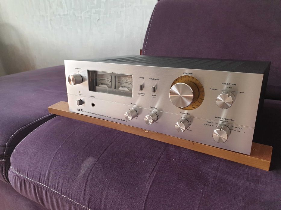 vind un amplificator  AKAI am2450