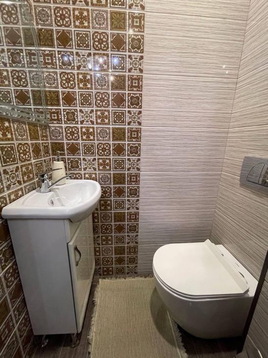 Срочно продается 5ти комнатная квартира 77 серия Генерал Петрова