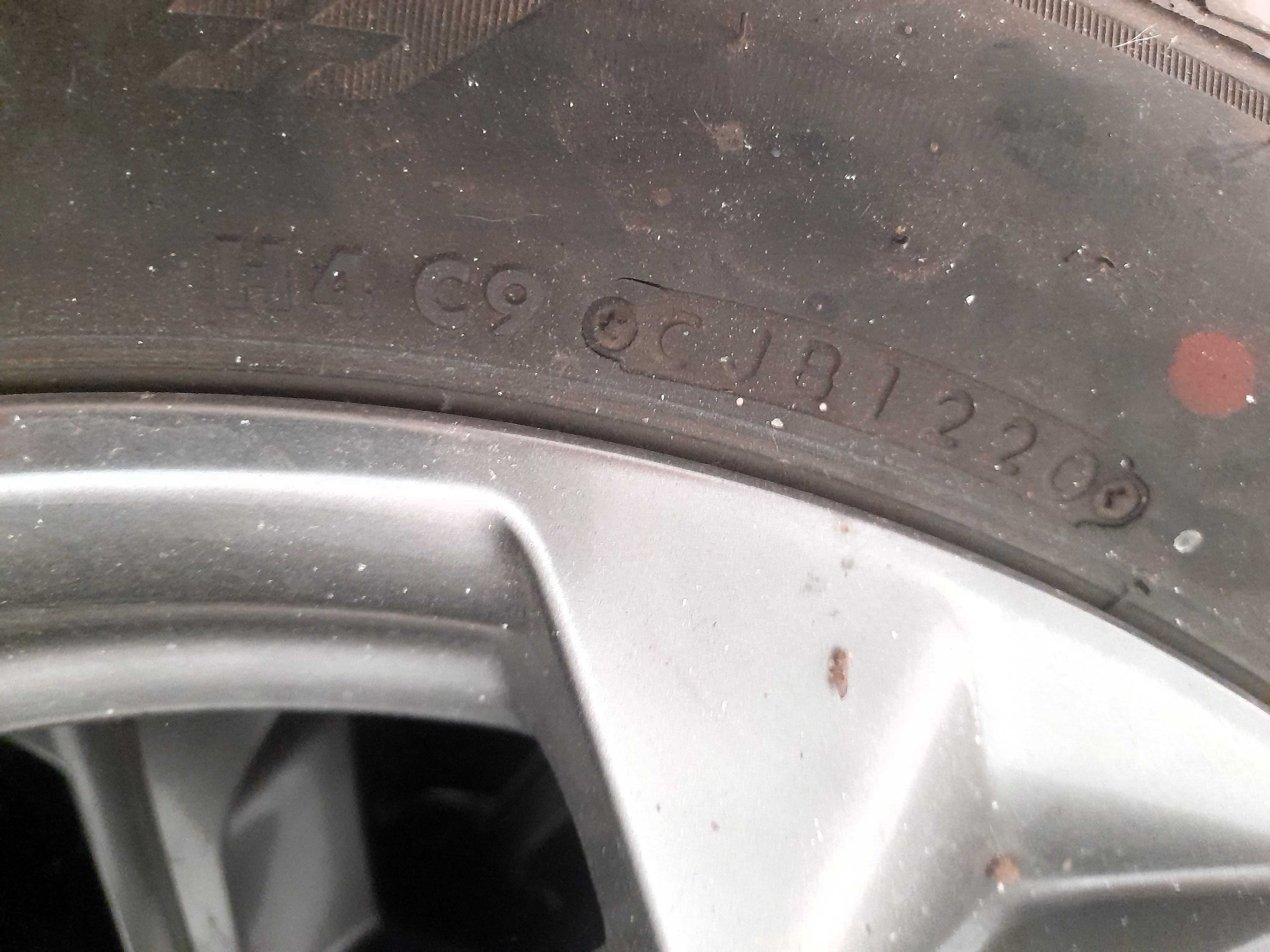 Гуми с Джанти 18" инча Bridgestone 215/55 18 електрическа Mazda MX-30