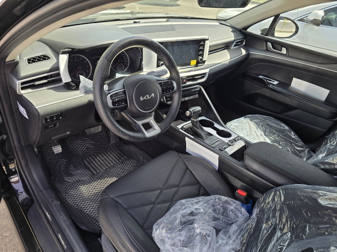 Kia k5 sotiladi 2-pozitsiya