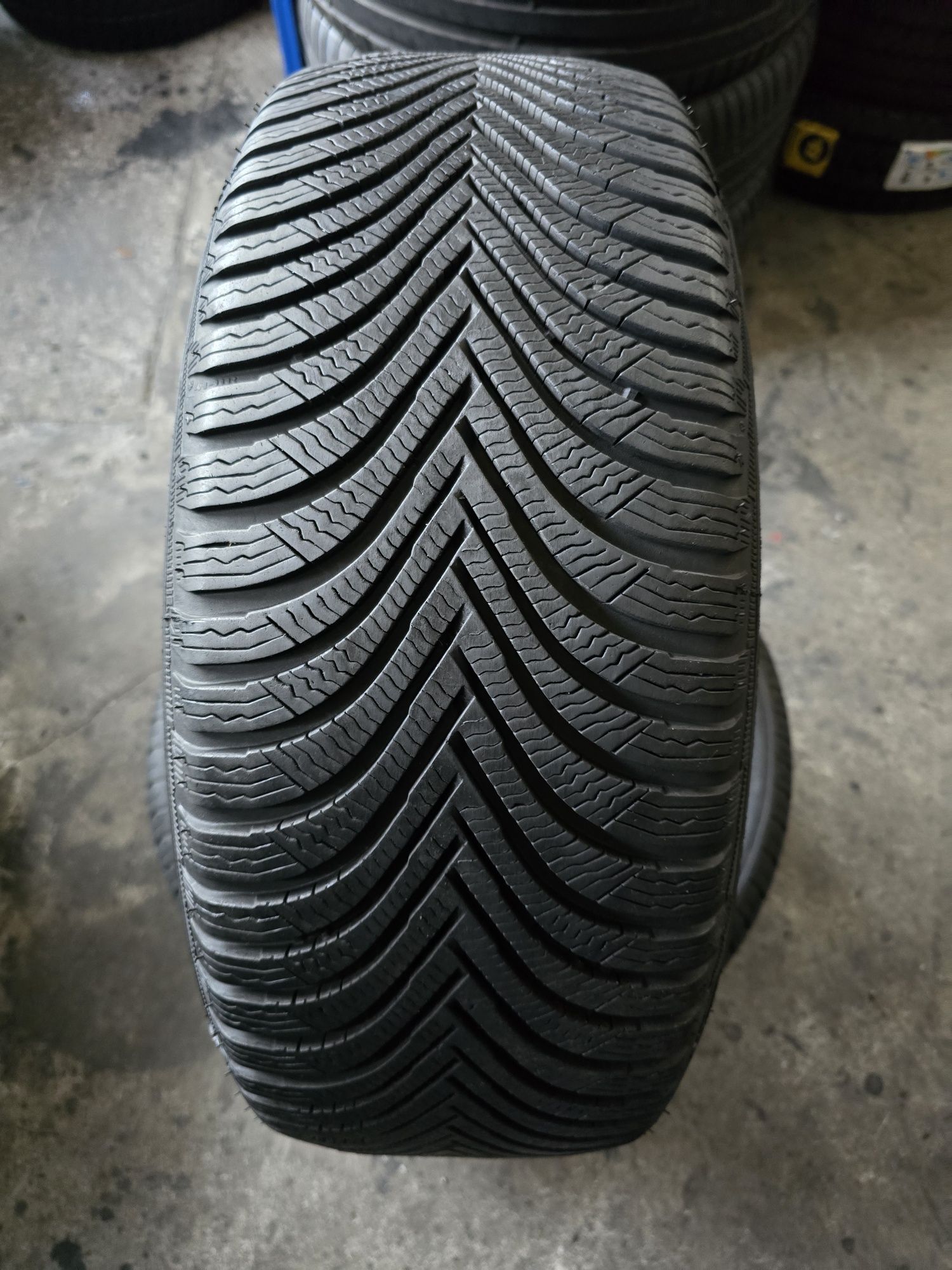 Michelin 215/55 R17 98V MS iarnă