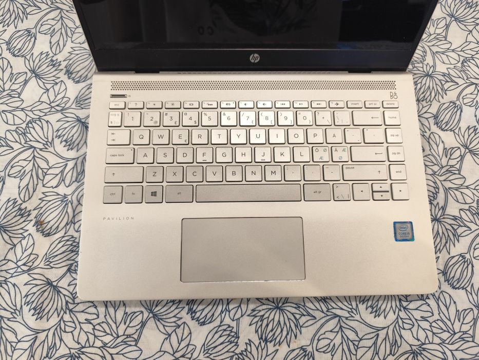 Продавам лаптоп HP