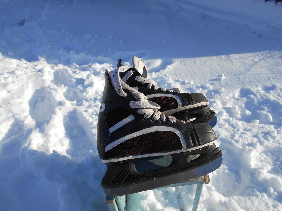 Продам коньки мужские хоккейные