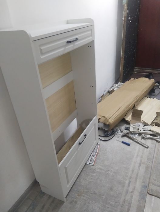 Продам обувницу новая