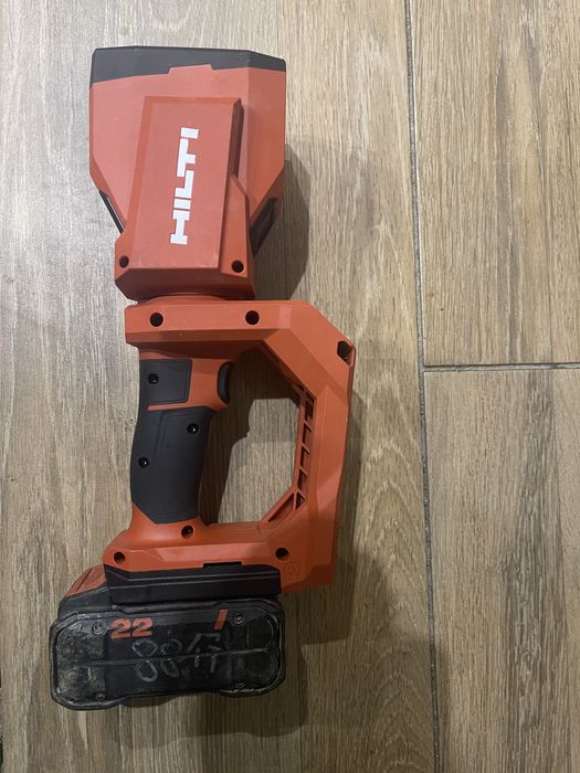 Vand Lanterna Hilti Nouă