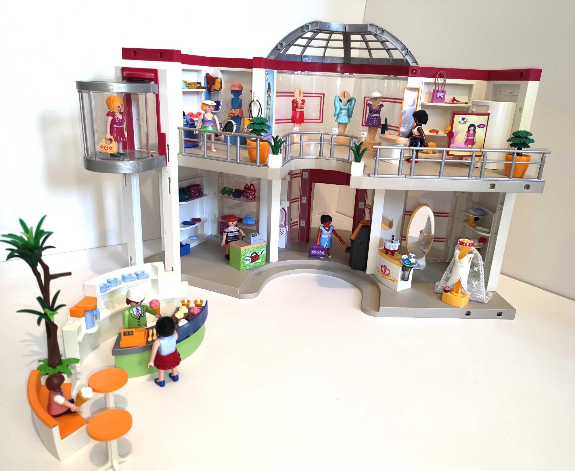 Playmobil - Къща с обзавеждане , полиция  и още много сетове.