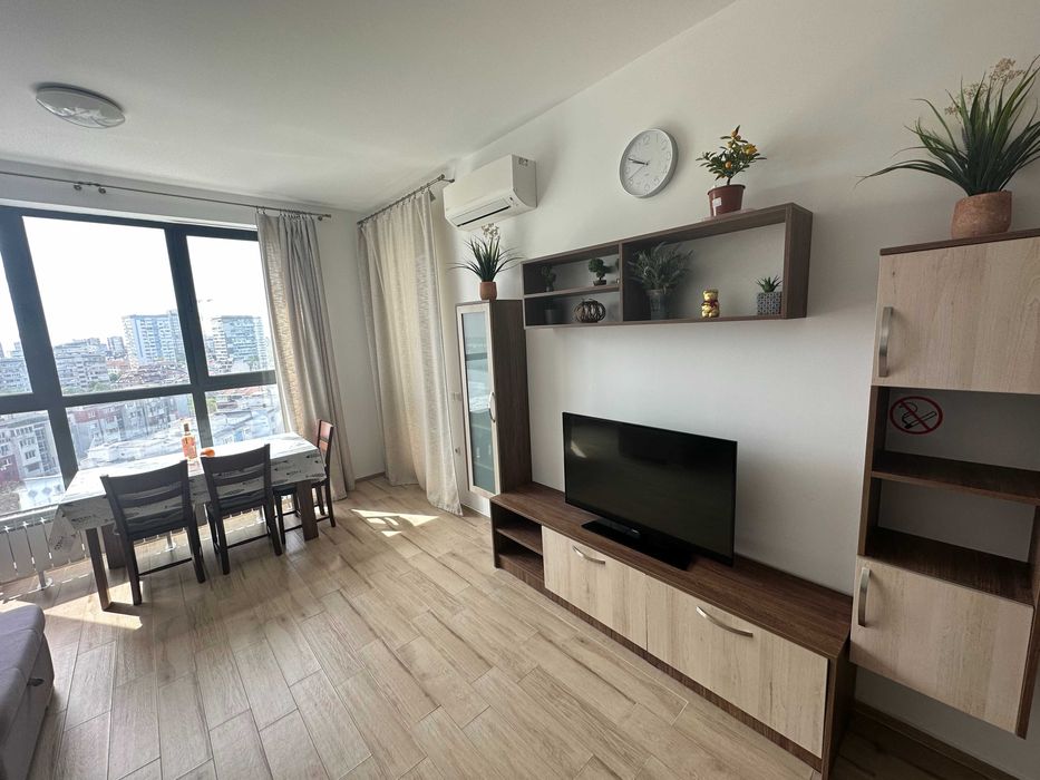 Дава се под наем Двустаен апартамент в Бургас, Лазур - 68 кв.м за 850 € - Снимка #2