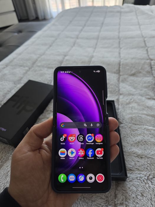 Samsung Galaxy Z FLIP4 Purple