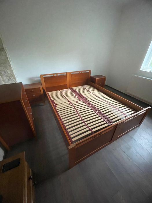 Vand pat din lemn de cires