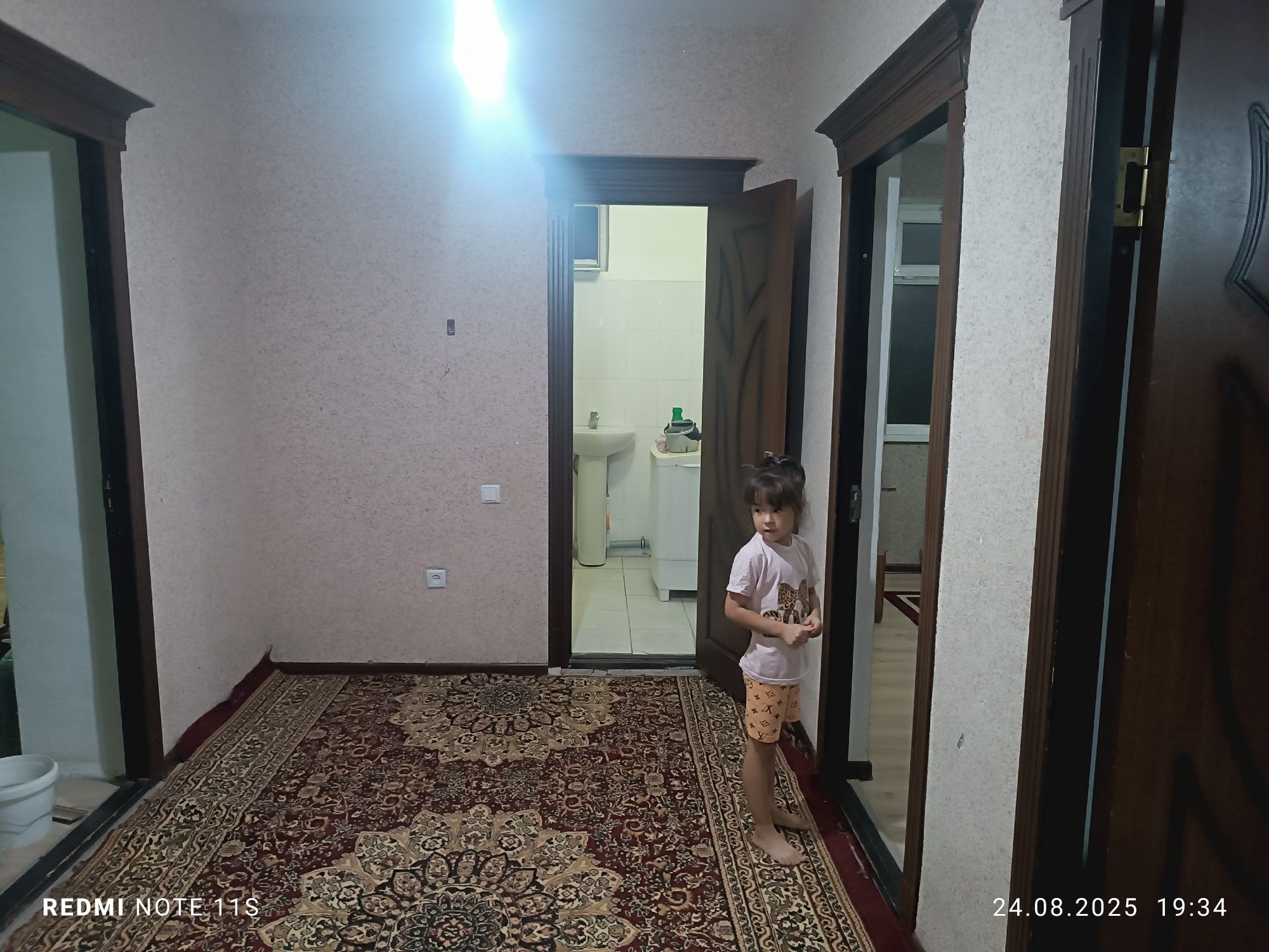 Янги курилган домда жойлашган квартира ижарага берилади