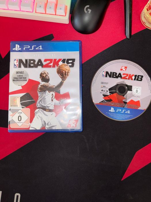 Vand urgent! PS4 pro + jocuri