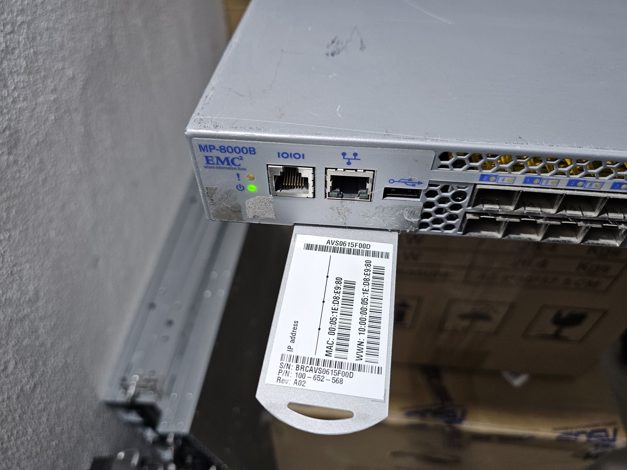 Switch EMC MP 8000B 24x 10GB/FCoE 8x 8Gb Fibre Channel