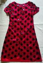 Праздничное платье красное (плотный атлас) с черным ажуром, р-р 44