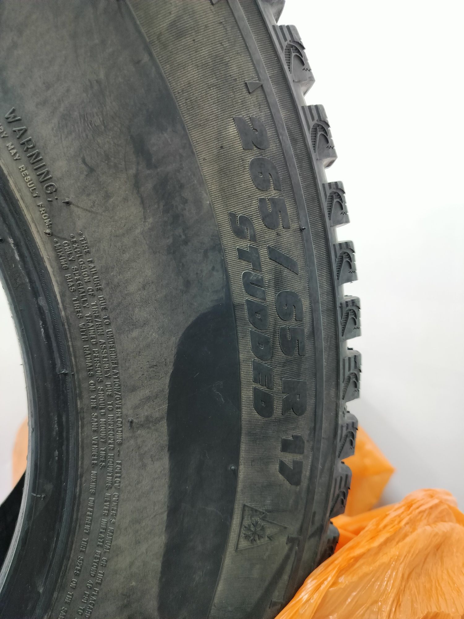 Автошина Michelin 265/65/17 мишлейн с шипами