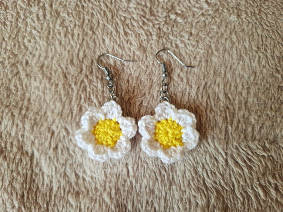 Ръчно изплетени обеци маргаритки