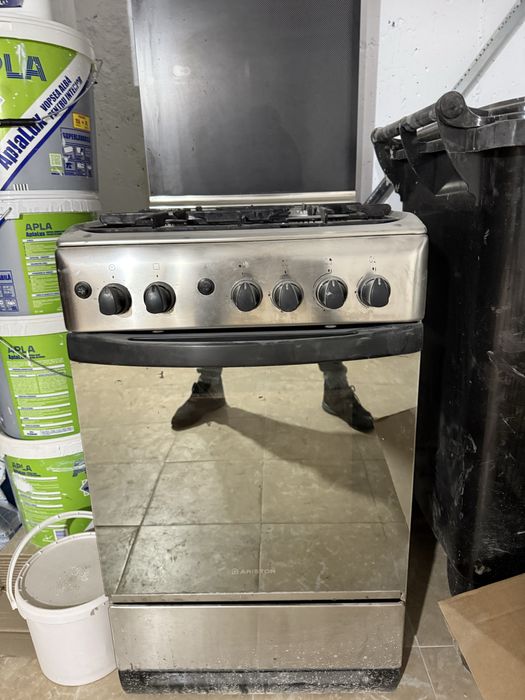 Aragaz Ariston Inox – 50×60 cm – stare bună