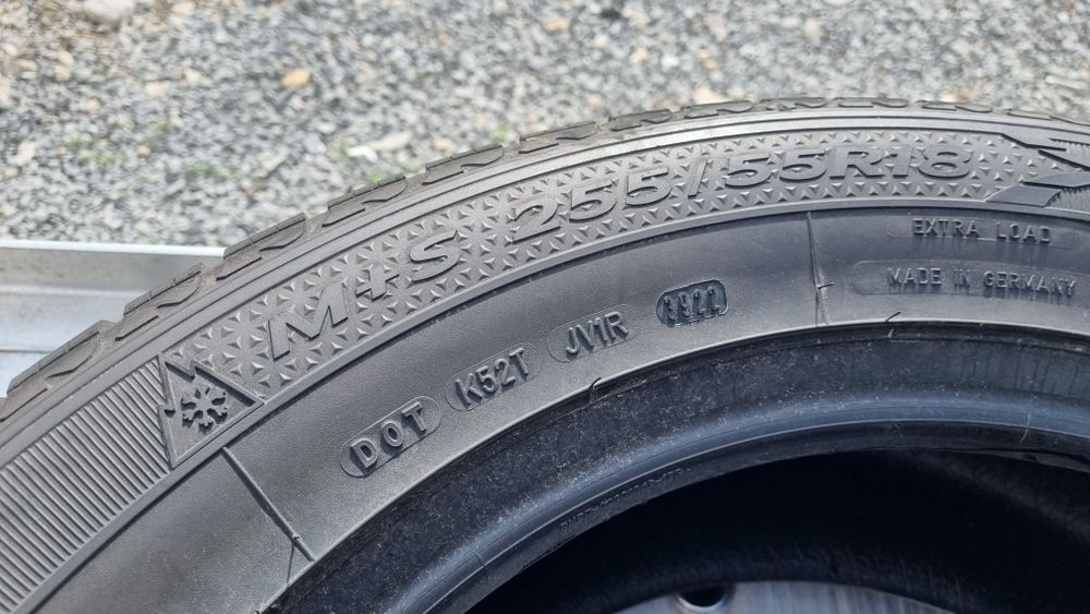 2бр чисто нови зимни гуми 255/55R18  GoodYear  Dot 22