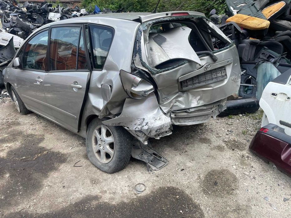 Тойота корола версо 2.0 D4D / Toyota Corolla verso 2.0 D4D на части