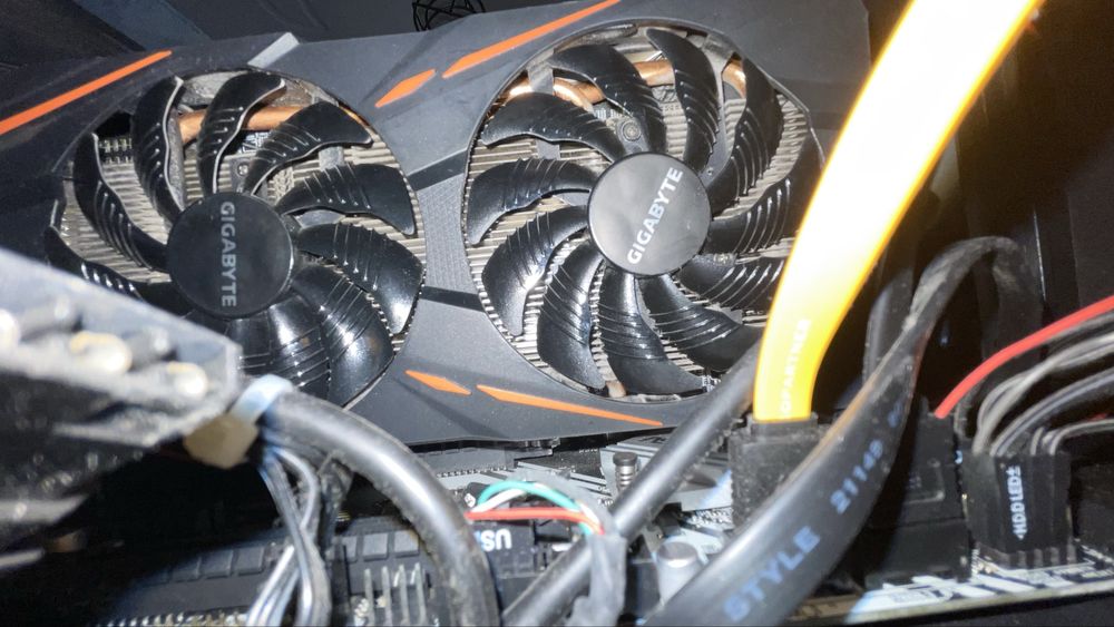 Intel core i3-9100f+охладител,Монитор LG 21,5 8incha 75hz,Amd rx 580