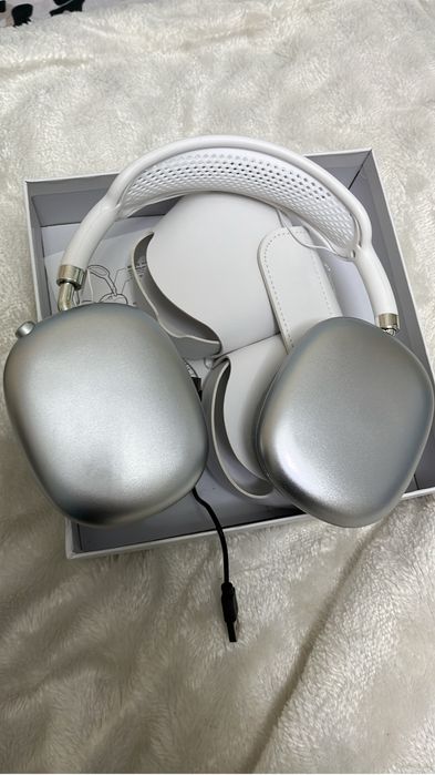 Продам наушники за 10 тысяч  толко одна сторона работает