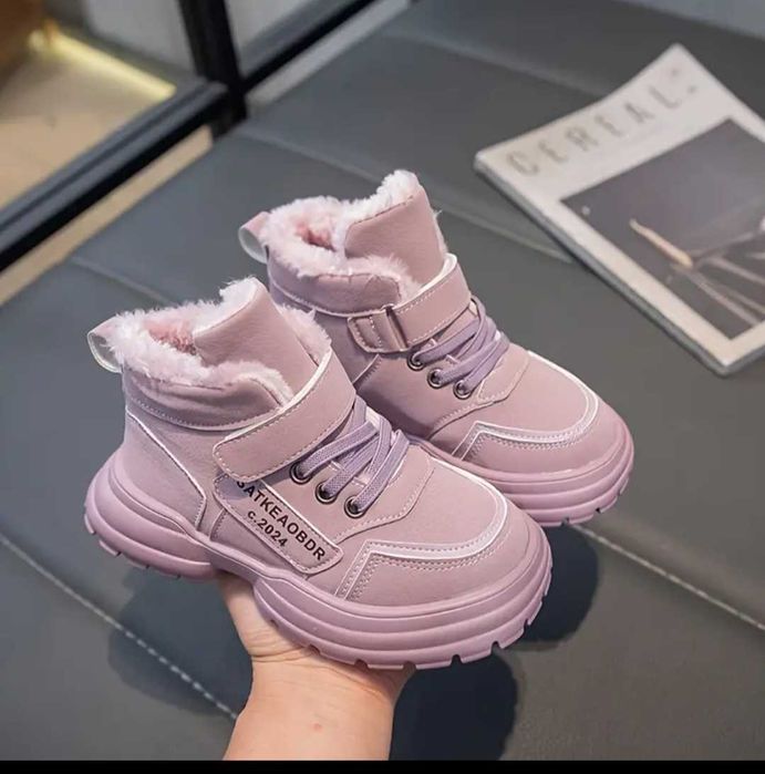 Детски обувки.Топли боти зимни апрески и гуменки