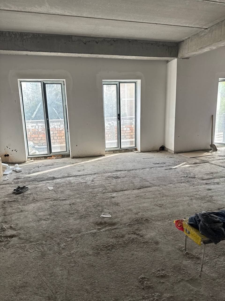Срочно продается 5 ком. квартира в ЖК Казахстан