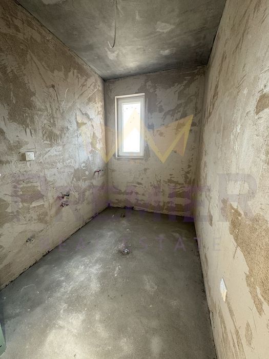 Продава се Тристаен апартамент в Варна, Виница - 86 кв.м за 1744 €/кв.м - Снимка #12