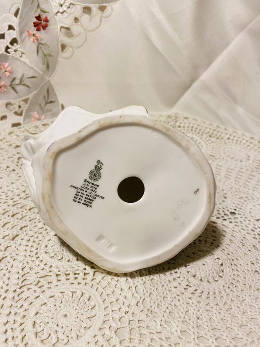 порцеланова статуетка