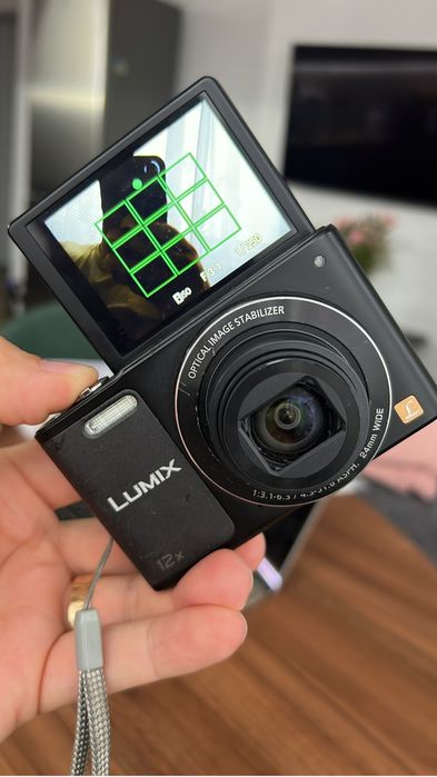 Aparat Foto Digital Panasonic Lumix DMC SZ10 Ecran rabatabil Wifi
