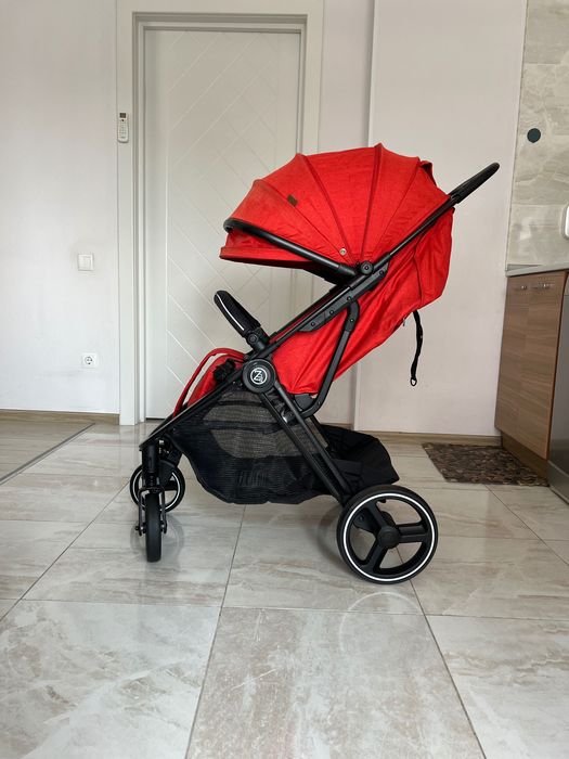 Продается детская прогулочная коляска Babyzz B100