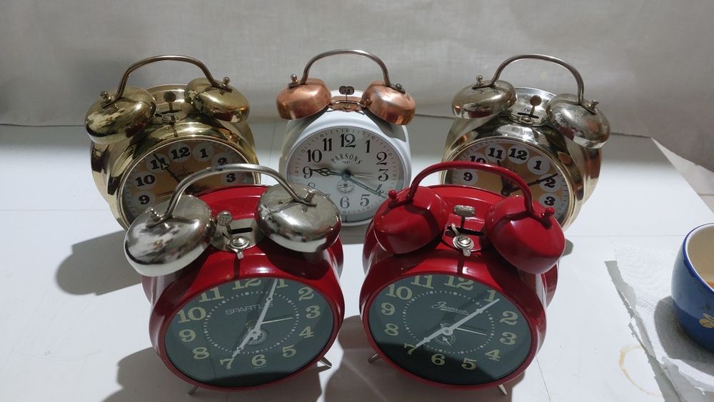 ceas de masă Aradora