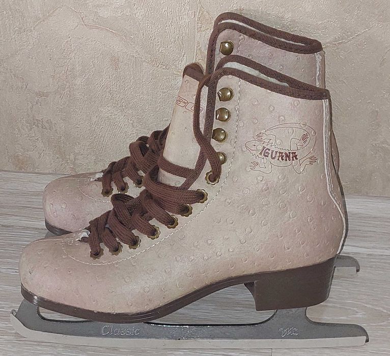 Продам Коньки фигурные