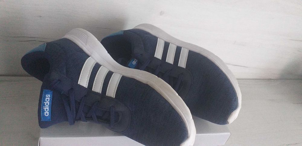 Детски оригинални маратонки на Адидас модел 2023г -50лв. Размер 39