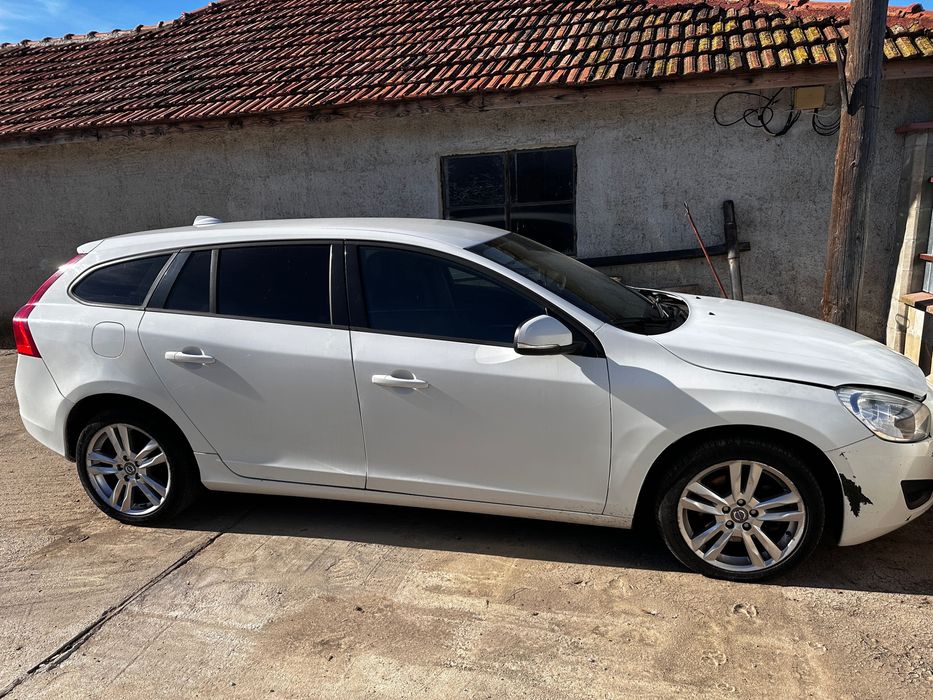 Volvo V60 на части